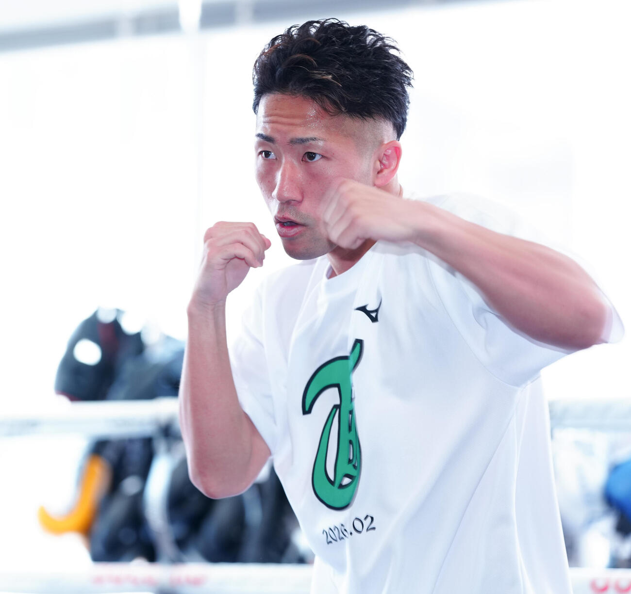 公開練習で汗を流す井上拓（撮影・鈴木みどり）