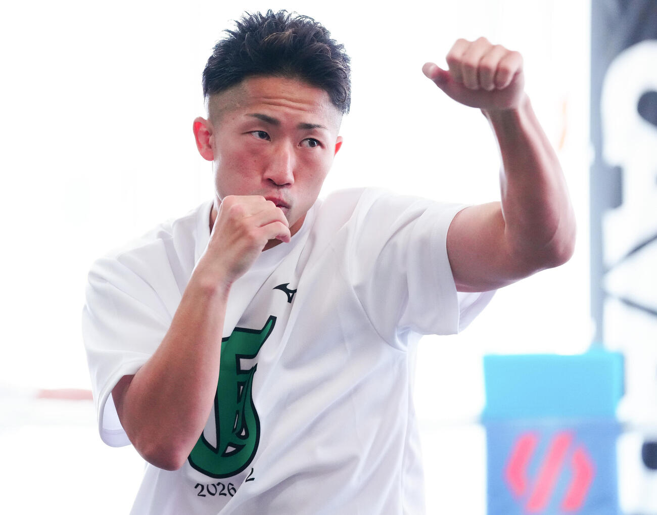 公開練習で汗を流す井上拓（撮影・鈴木みどり）