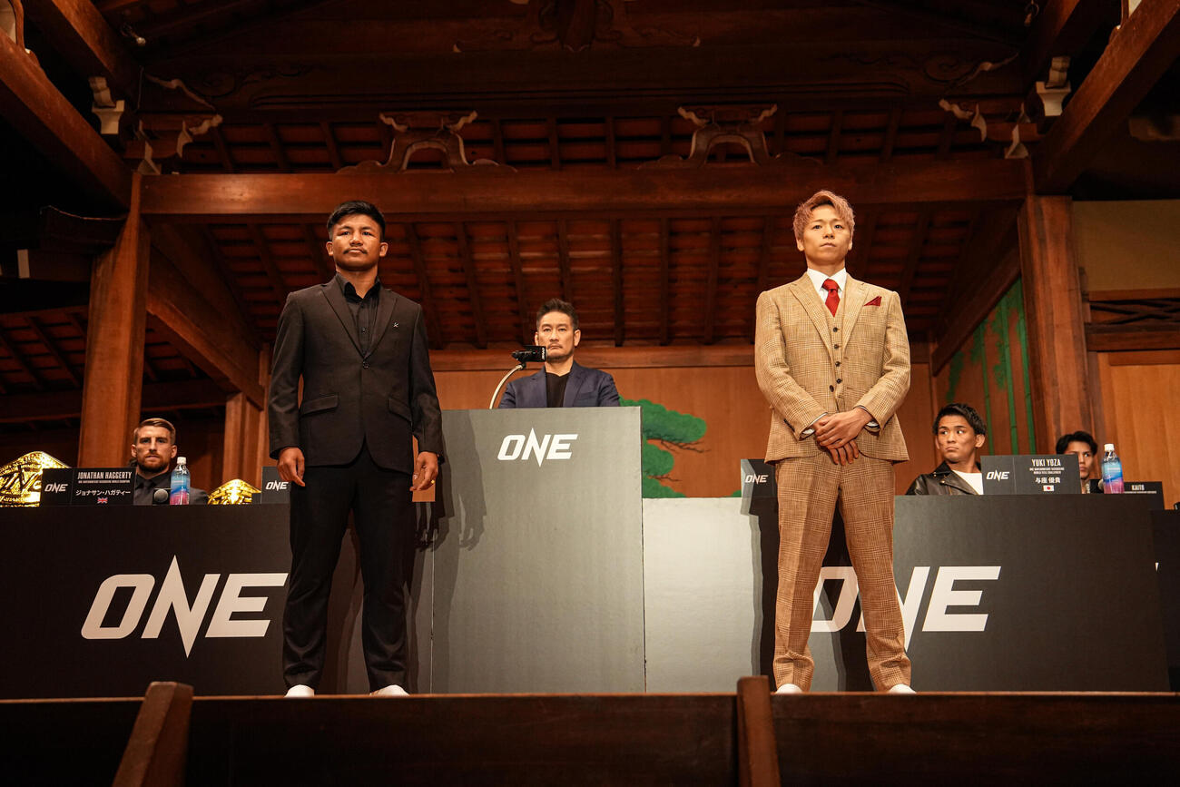ONE SAMURAI 1で戦うロッタン（左）と武尊（C）ONE Championship