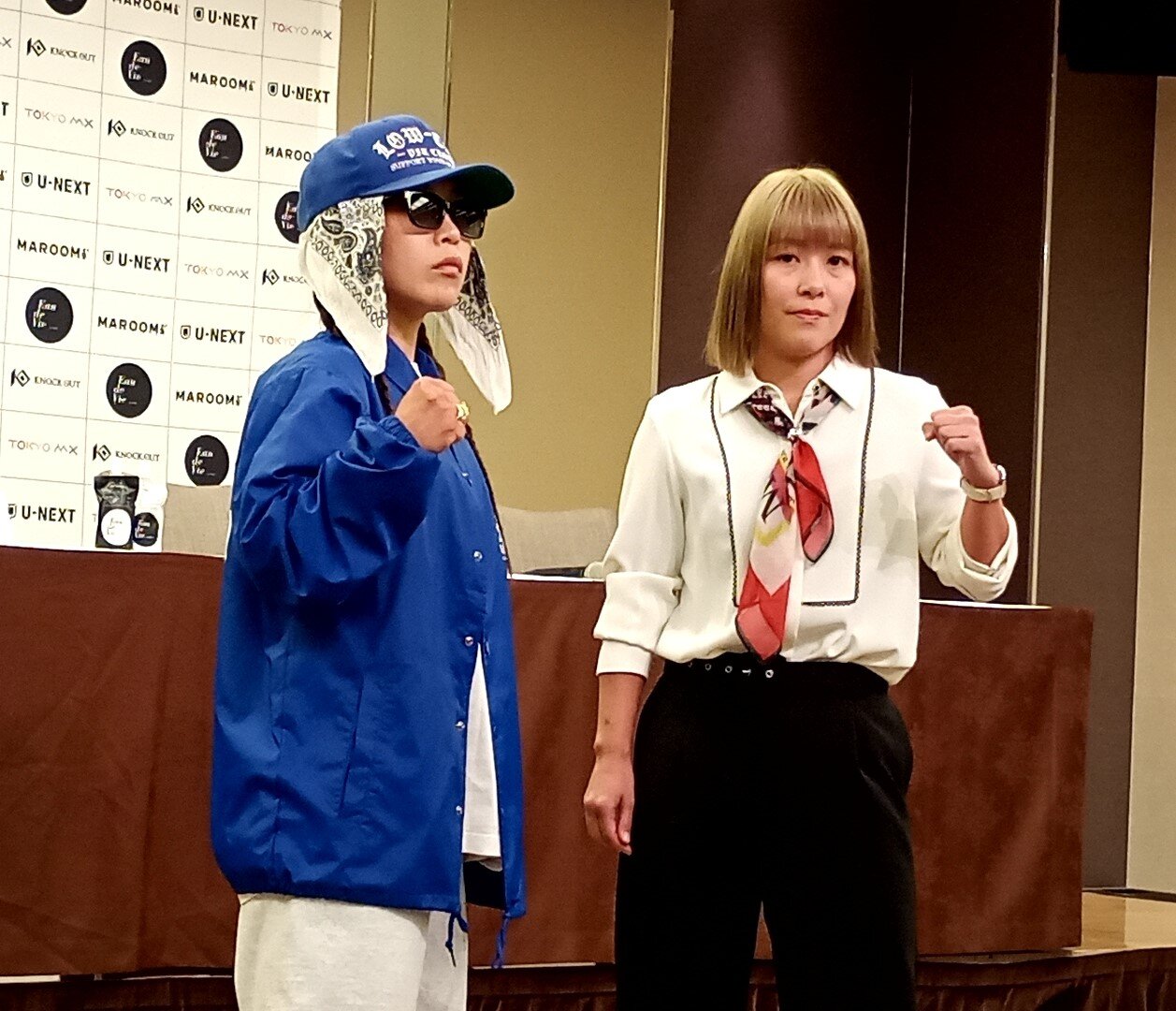 山田真子（左）と平岡琴