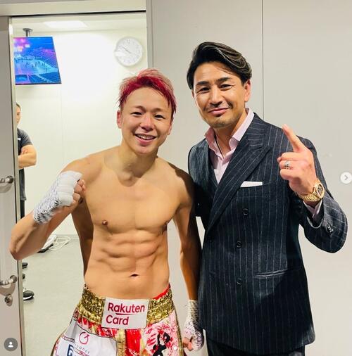 魔裟斗、武尊の引退試合会場ツーショット披露「おめでとう、そして