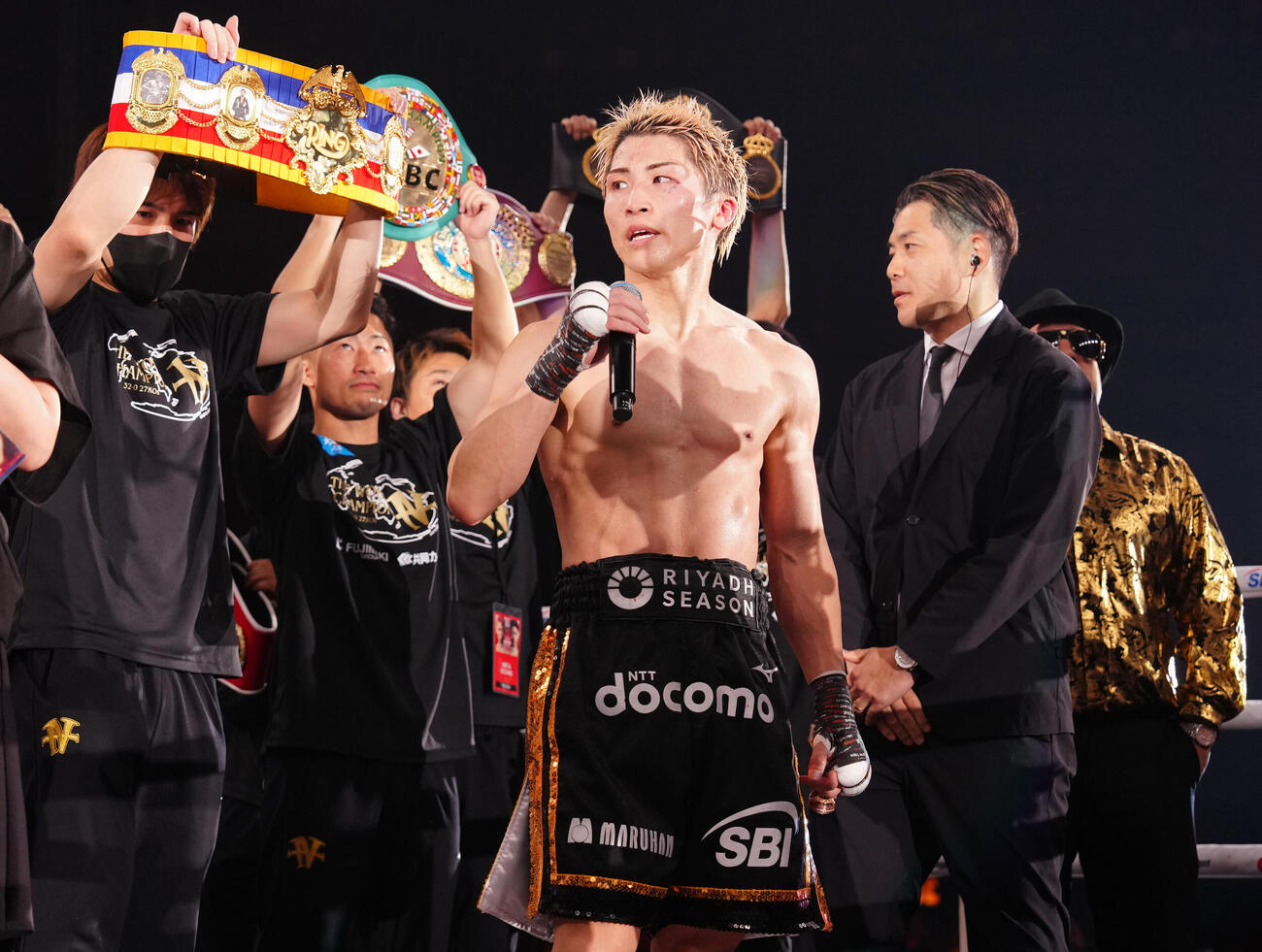 世界4団体統一スーパーバンタム級タイトルマッチ、試合後あいさつする井上尚弥（撮影・鈴木みどり）
