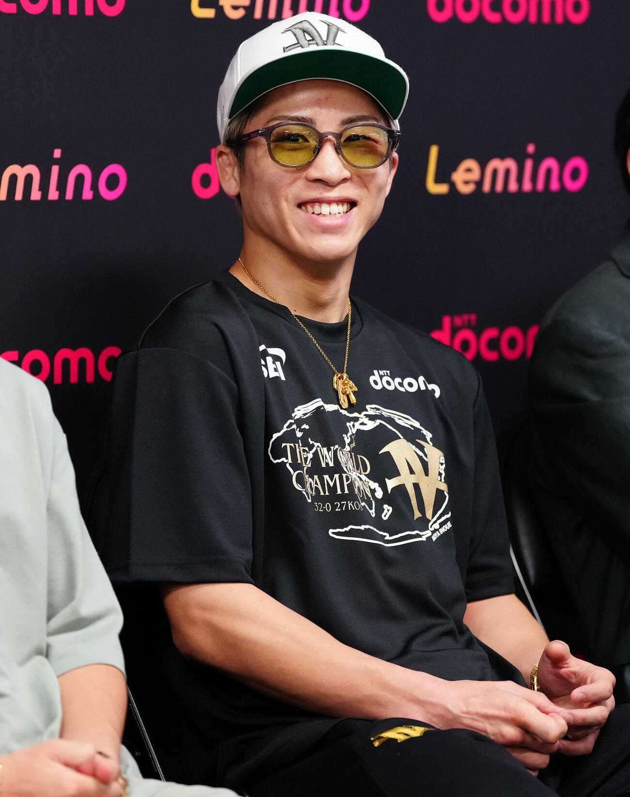 一夜明け会見で笑顔の4団体統一スーパーバンタム級王者井上尚弥（撮影・鈴木みどり）