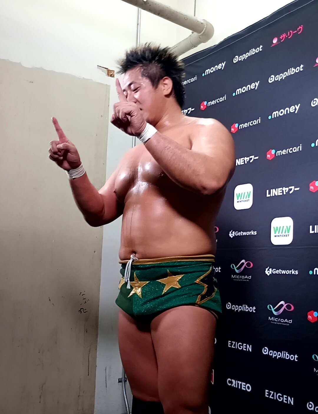 1勝1敗だとアピールするYoshiki Inamura
