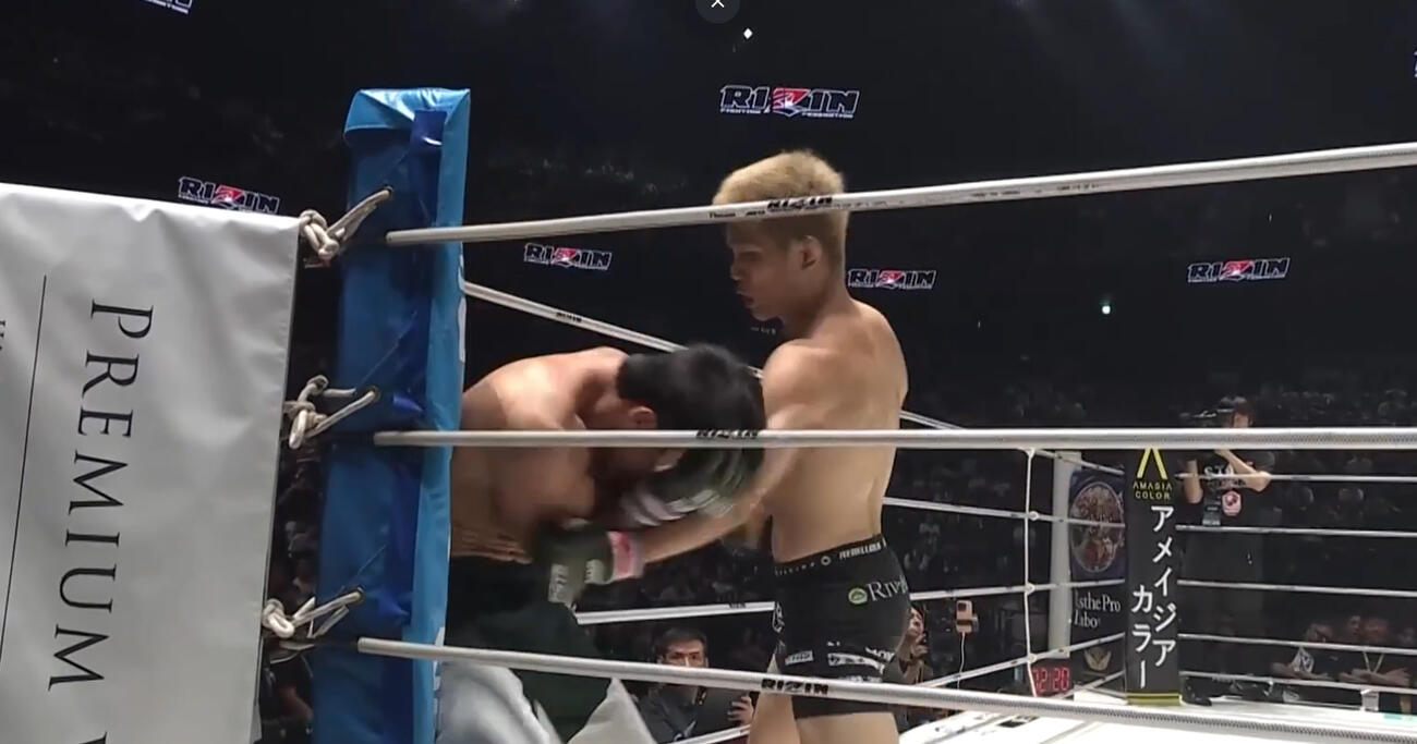 後藤丈治の左ボディーがさく裂（ABEMA格闘公式Xから）
