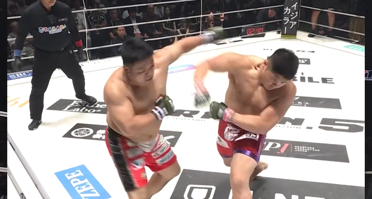 酒井リョウの左フックに右で合わせるスダリオ剛（ABEMA格闘公式Xから）