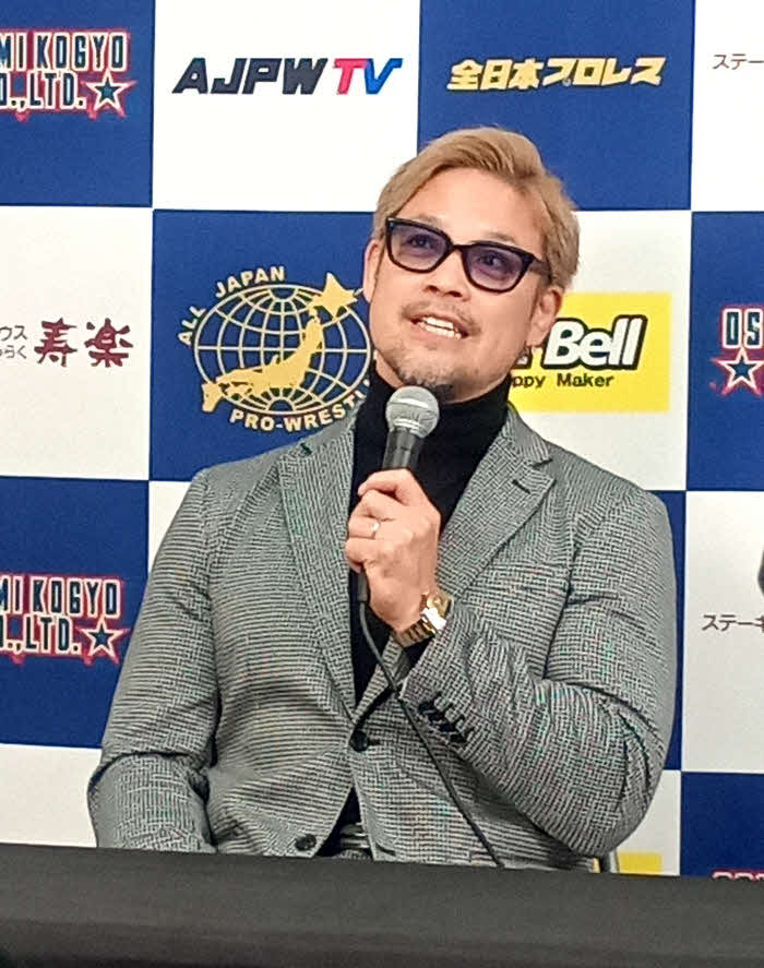 潮﨑豪（2025年10月撮影）