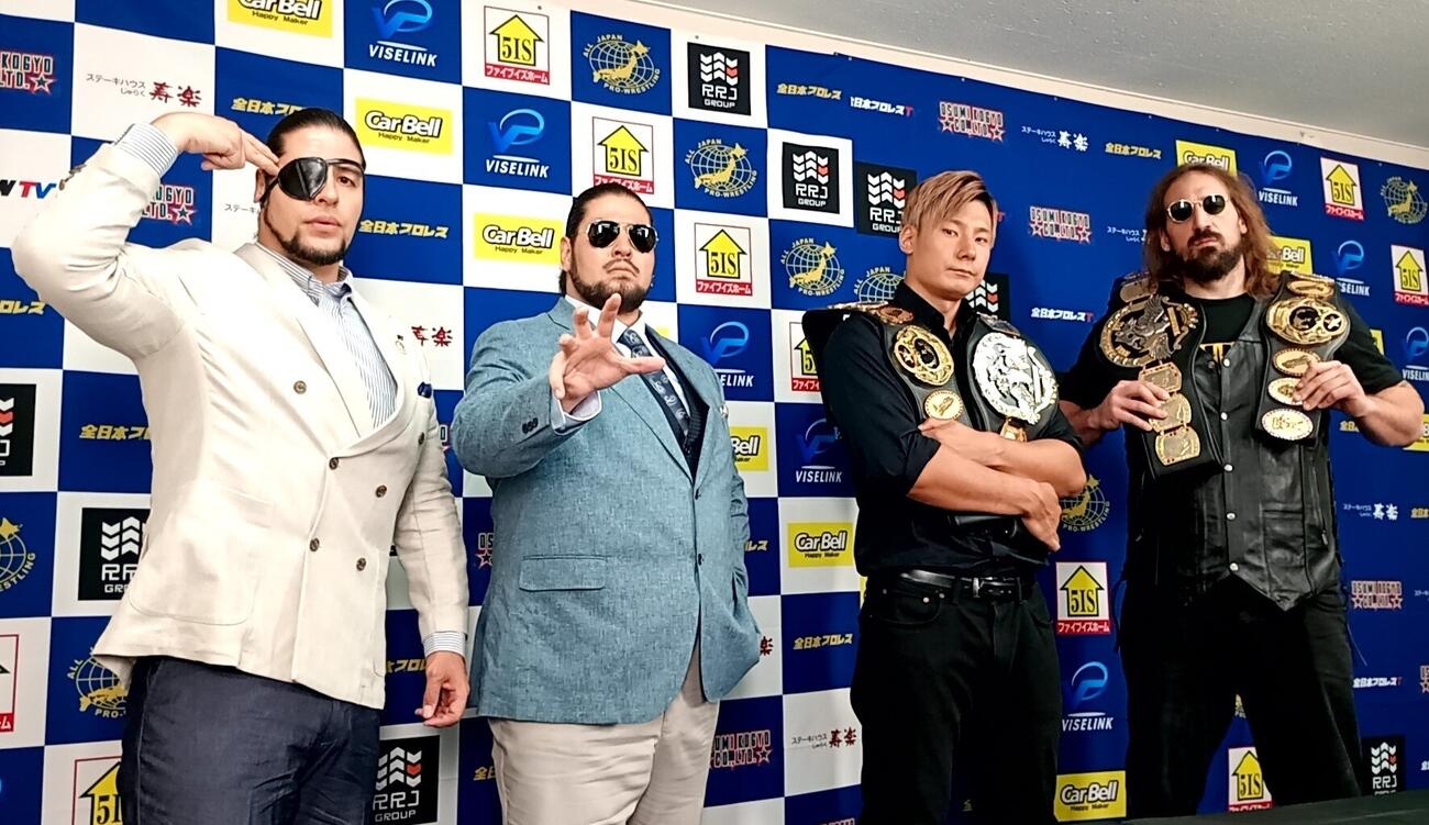 （左から）斉藤ジュン、斉藤レイ、綾部蓮、タロース