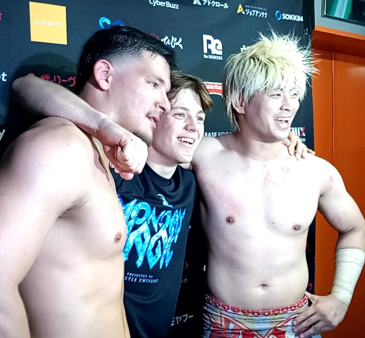 MAGIC三銃士の（左から）タイタス・アレクサンダー、アーチー・コール、清宮海斗