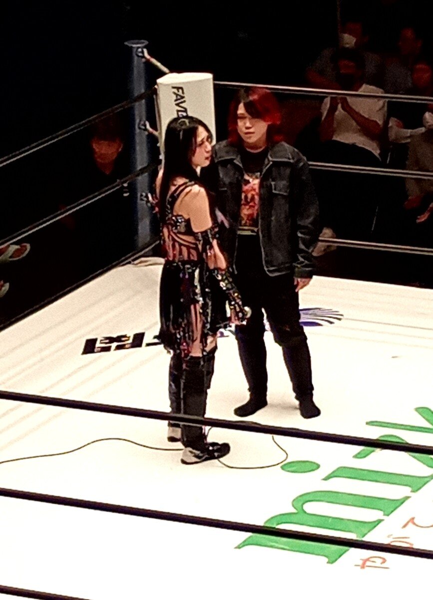 上谷沙弥と林下詩美（右）の久しぶりの再会にも歓迎ムードはなかった