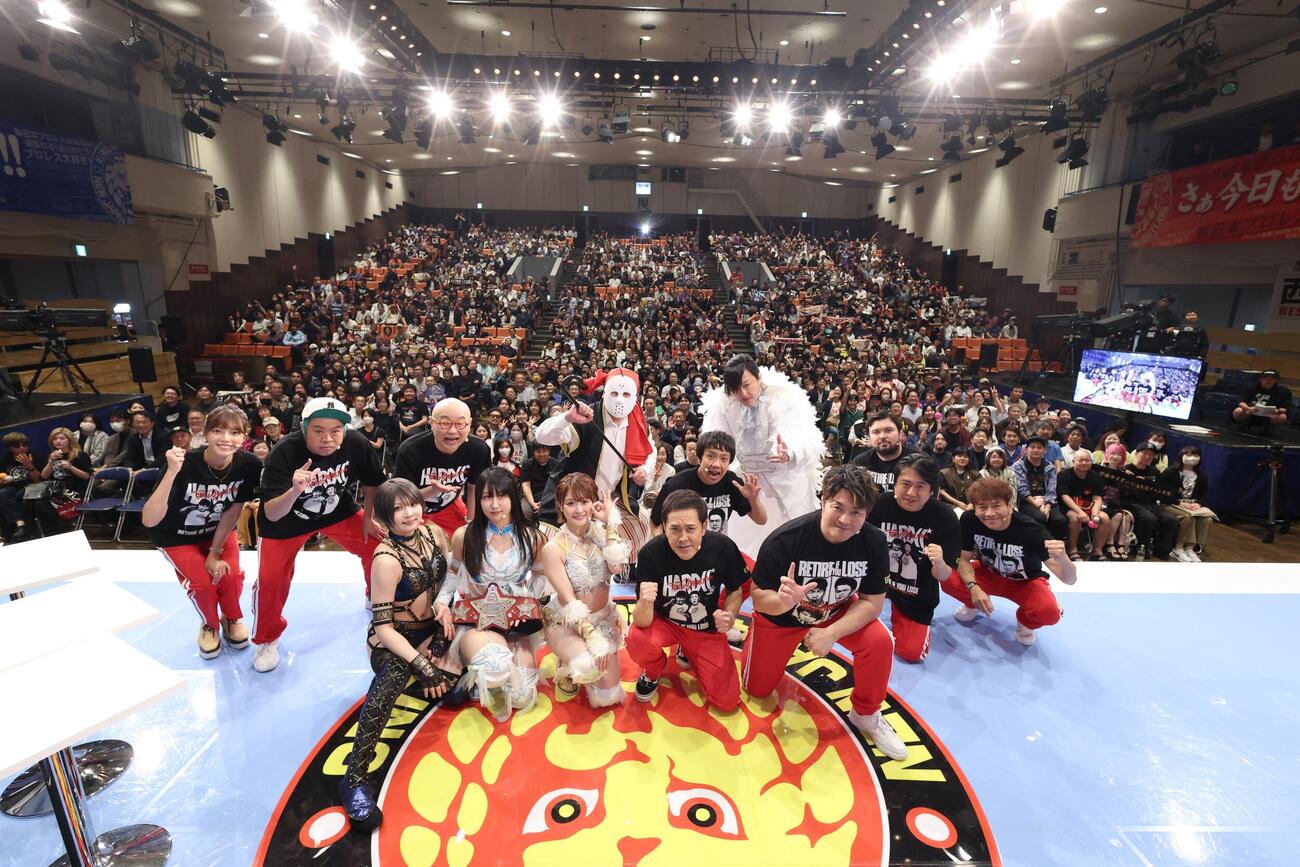 最後はファンとともに記念写真に納まった