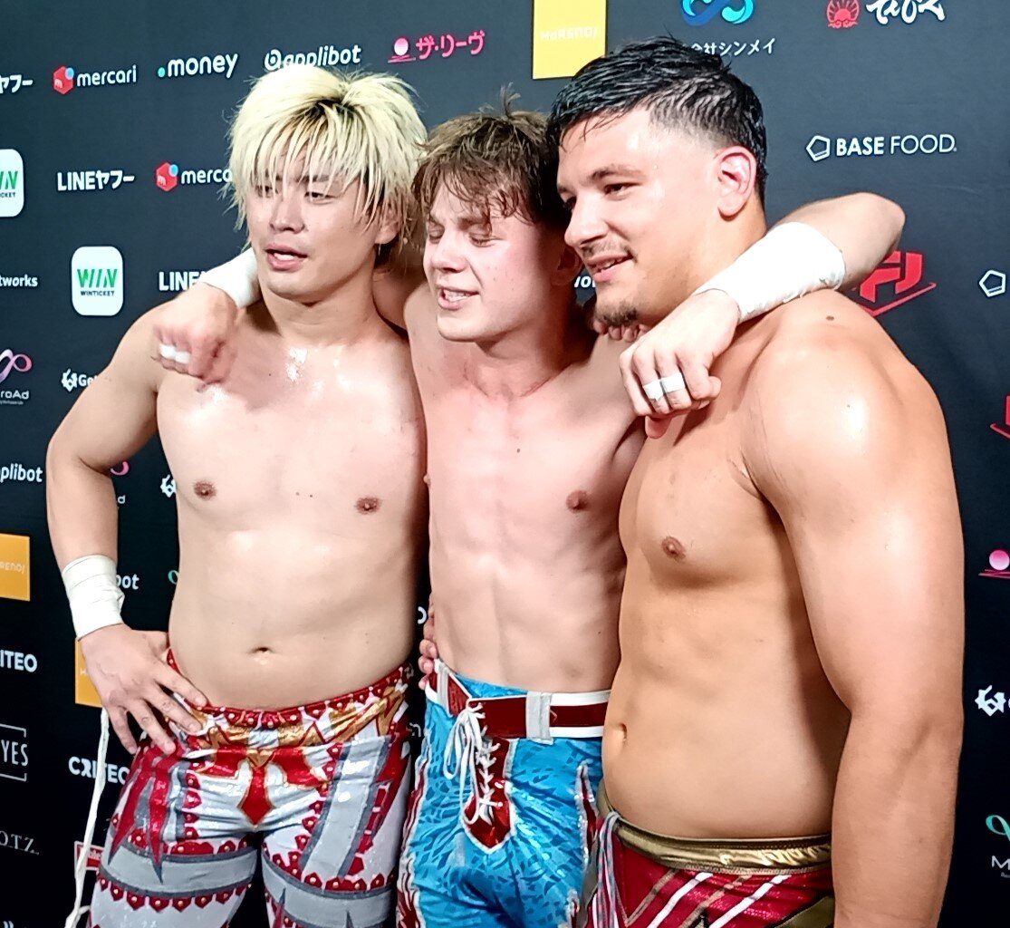 マジック三銃士の（左から）清宮海斗、アーチー・コール、タイタス・アレクサンダー