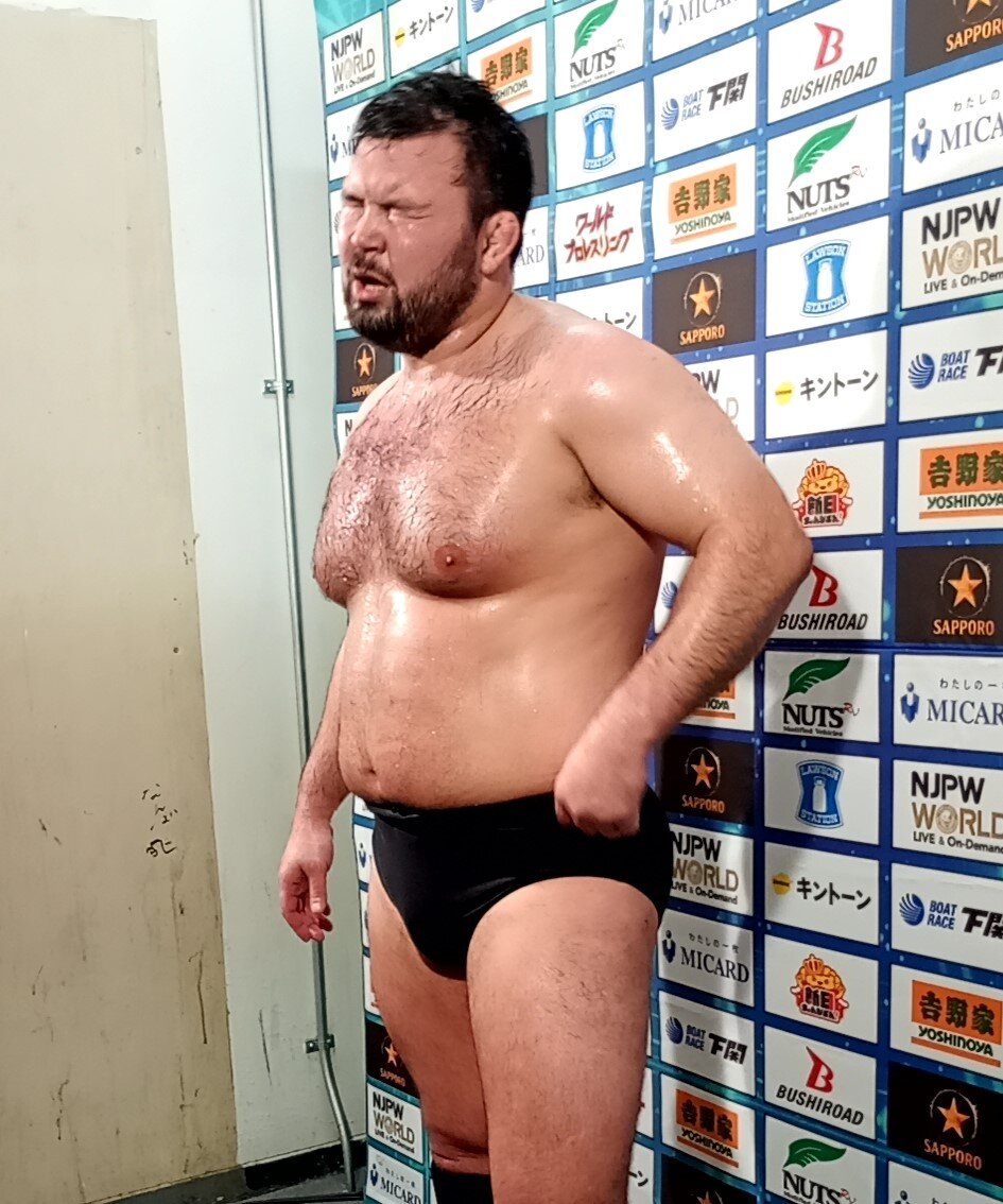 疲労困憊（こんぱい）のウルフアロン