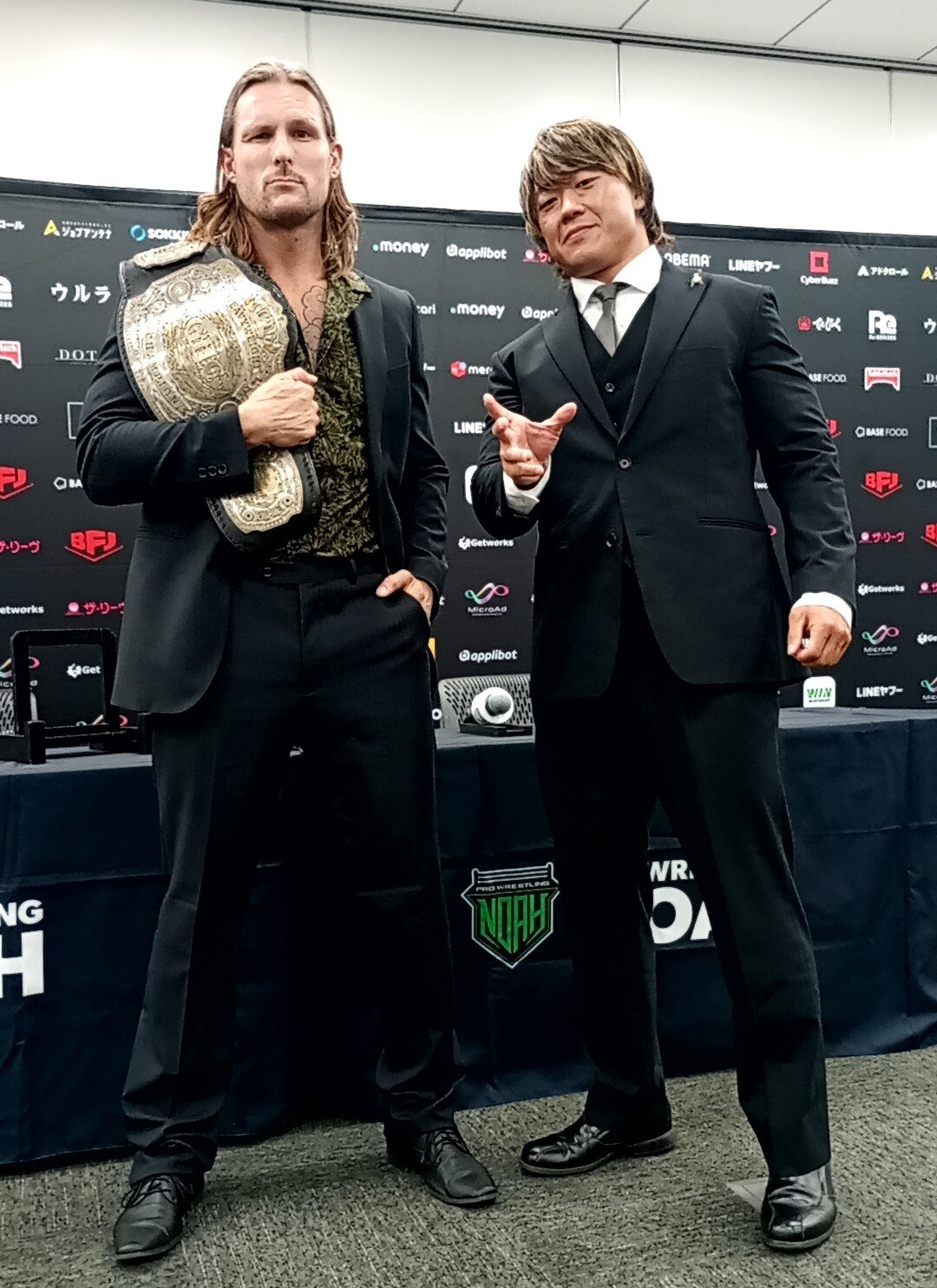 GHCヘビーのベルトをかけて戦う王者シェイン・ヘイスト（左）と遠藤哲哉