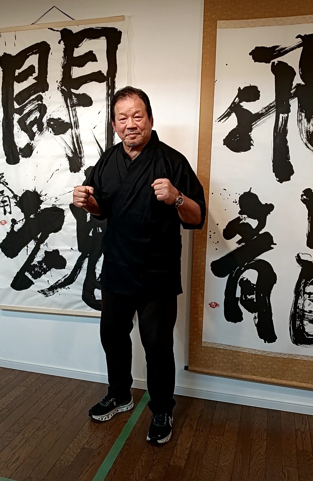 藤波辰爾の書いた「闘魂」と「飛龍」がオークションにかけられる