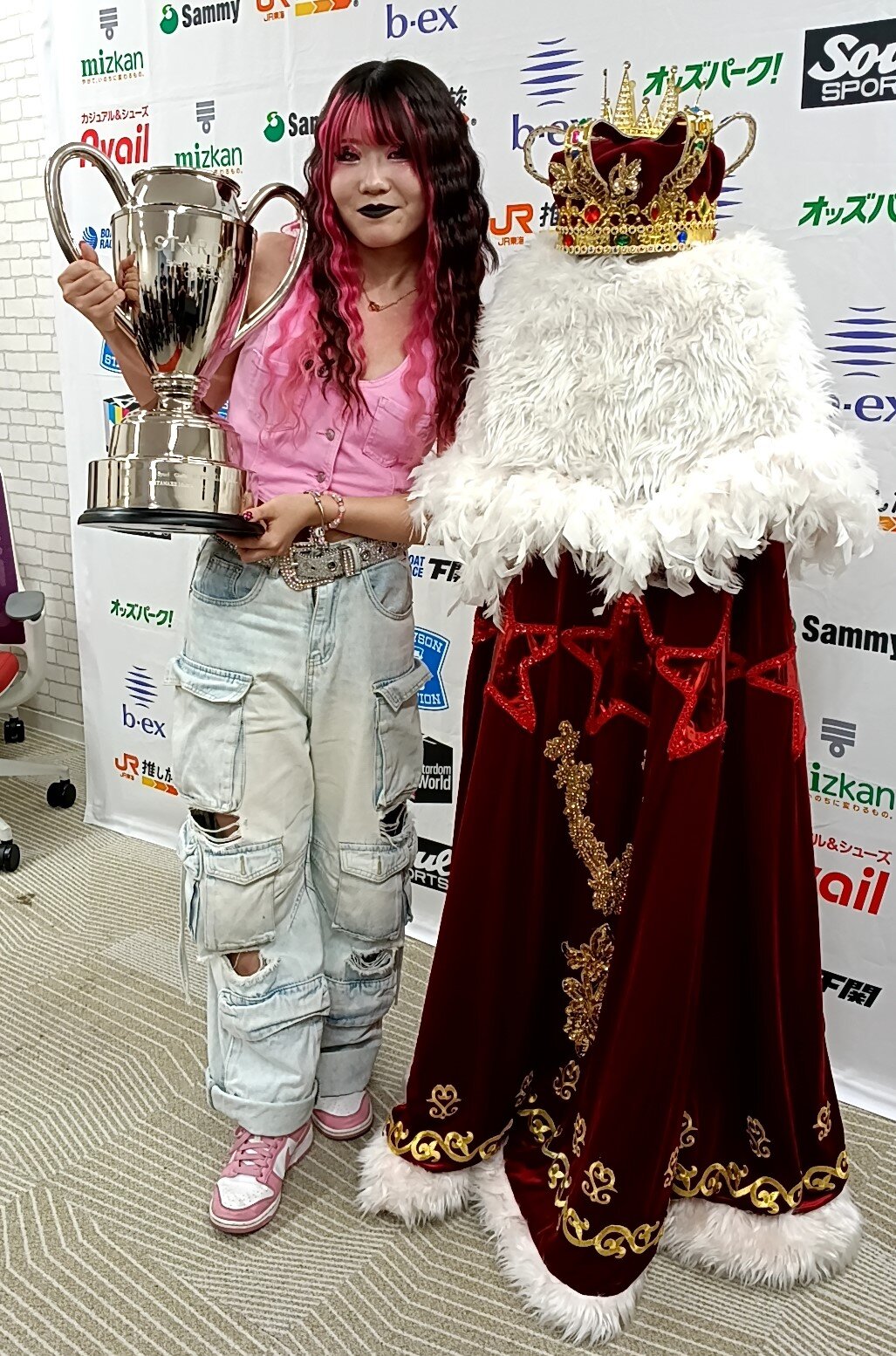 5スター優勝一夜明け会見に出席した吏南