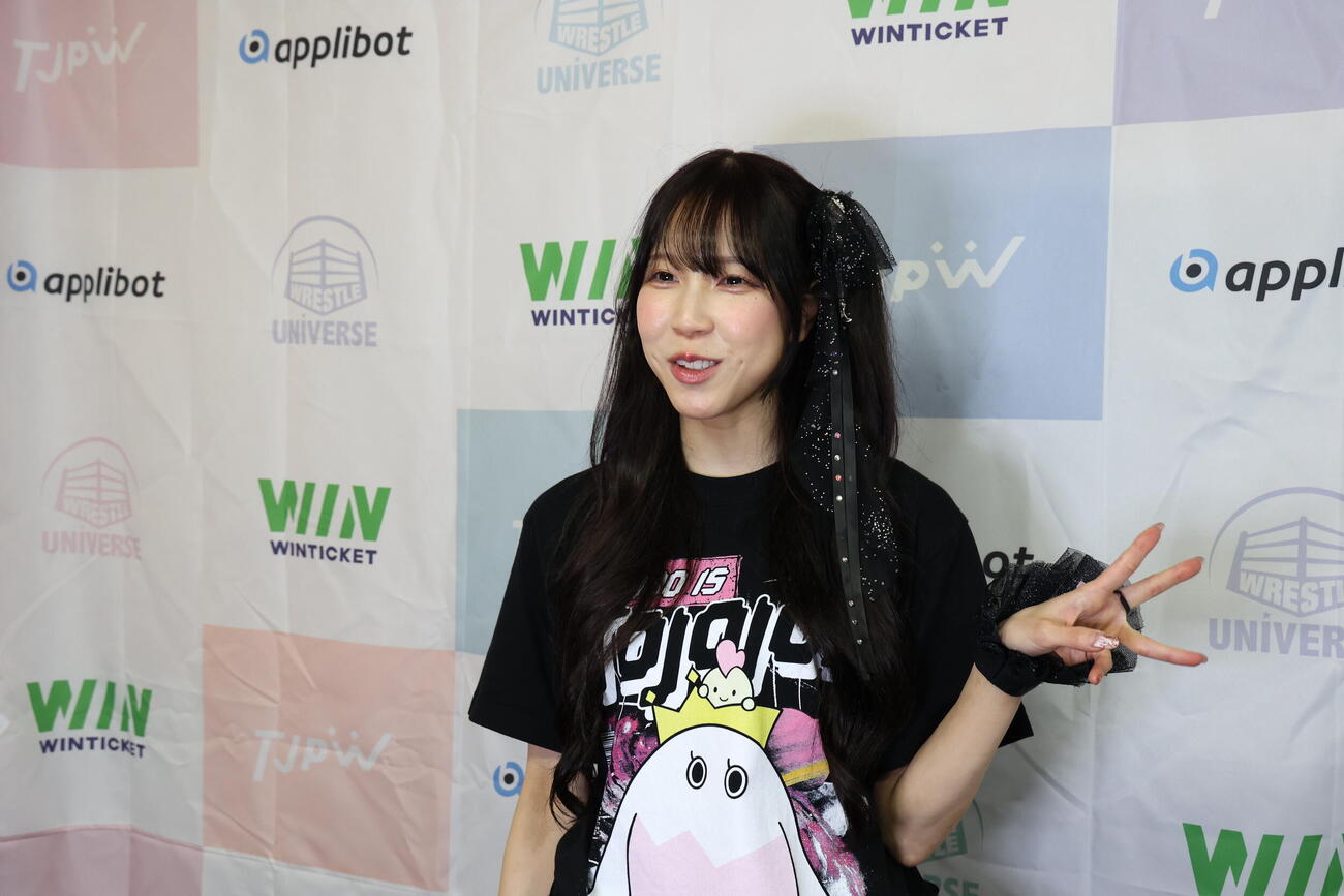 「レフェリー・ライガー」についてコメントする瑞希（C）東京女子プロレス