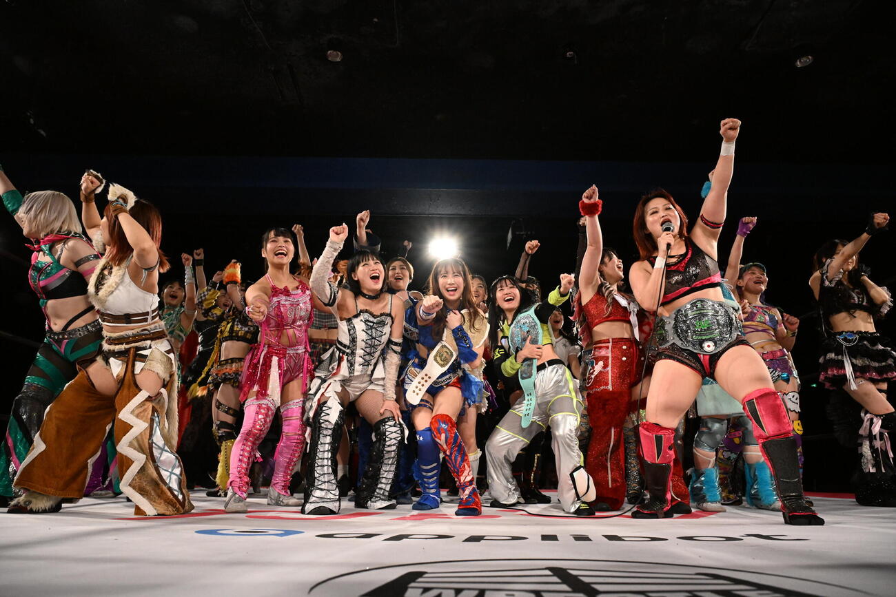 最後は全員で「オー！」（C）東京女子プロレス