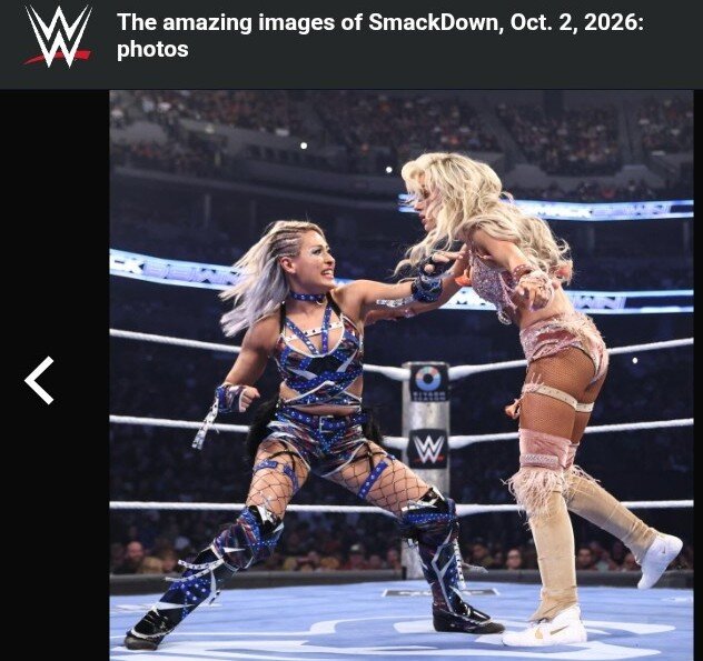 ブレイク・モンロー（右）と対戦したジュリア（WWE公式サイトから）