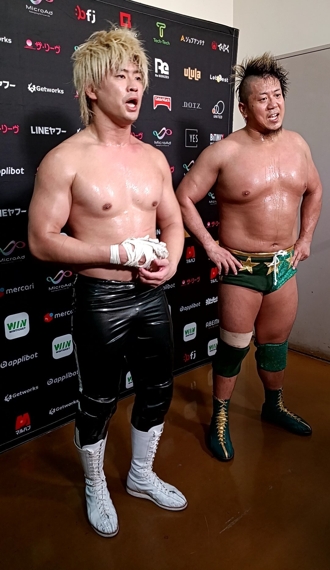 勝利した清宮海斗（左）とYoshiki Inamura