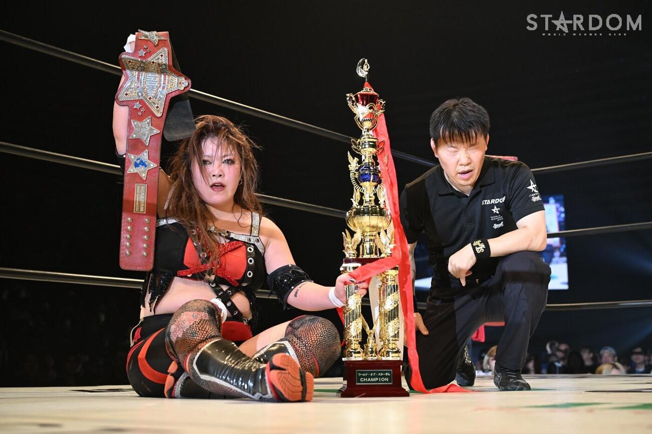 3度目の防衛を果たした鈴季すず（C）スターダム