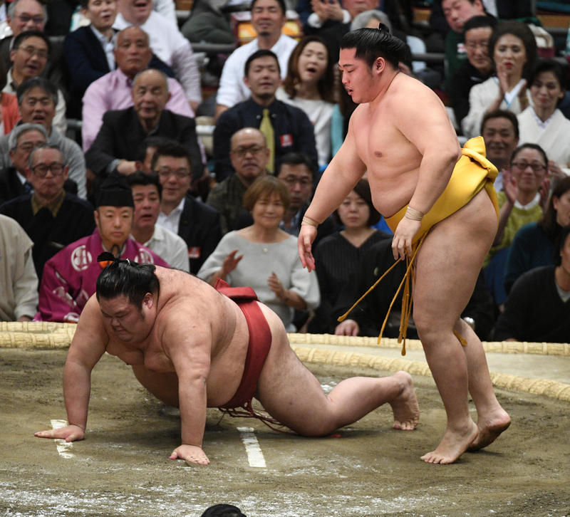 遠藤3年前大けがの大阪で勝ち越し新三役ついに手中 - 大相撲 : 日刊
