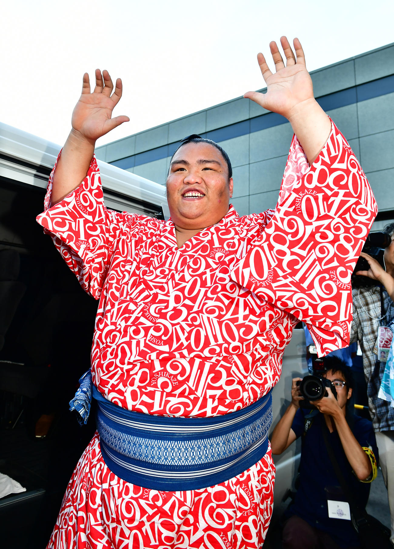 御嶽海男泣き「何とか勝てた」記録ずくめの初優勝 - 大相撲 : 日刊スポーツ