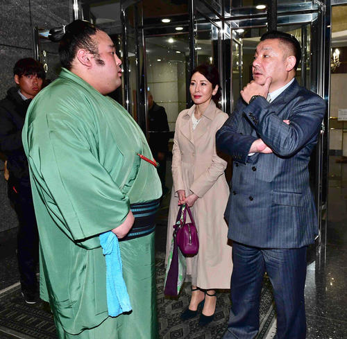 貴景勝の父母も感謝感激 人生変わる すごい子 大相撲写真ニュース 日刊スポーツ