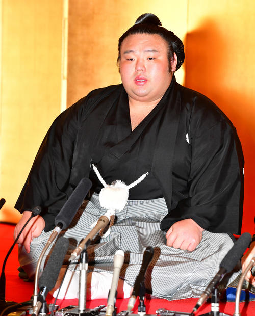 大関昇進の伝達式を終え会見を行う貴景勝（撮影・清水貴仁）