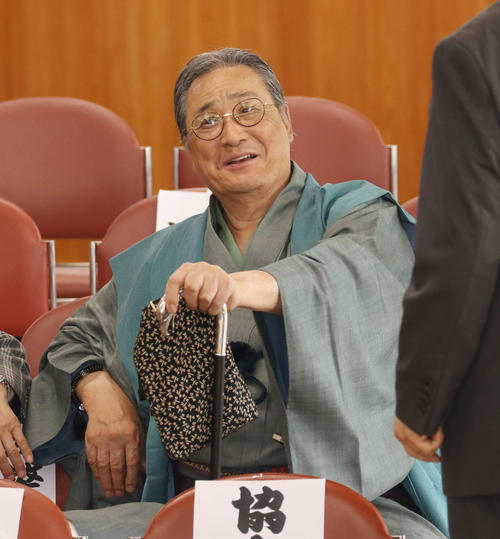 横綱審議委員会稽古総見後に笑顔の北の富士氏（撮影・河田真司）