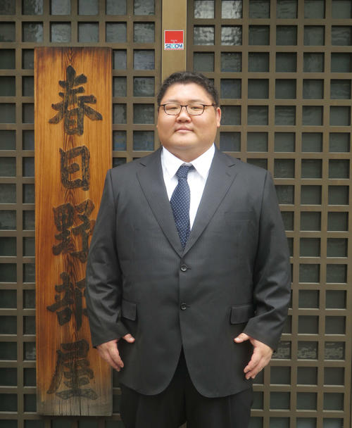 断髪式後に整髪した元十両栃飛龍の本間幸也さん（撮影・佐藤礼征）