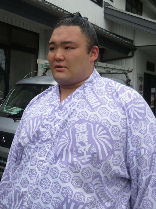 時津風部屋での出稽古を終え引き揚げる朝乃山