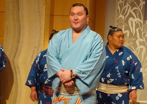 名古屋宮城野部屋ファンクラブパーティーに出席した白鵬（撮影・加藤裕一）