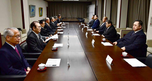 名古屋場所後に行われた横綱審議委員会（撮影・小沢裕）