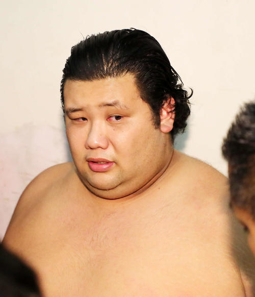 報道陣の質問に答える元林（撮影・鈴木正人）