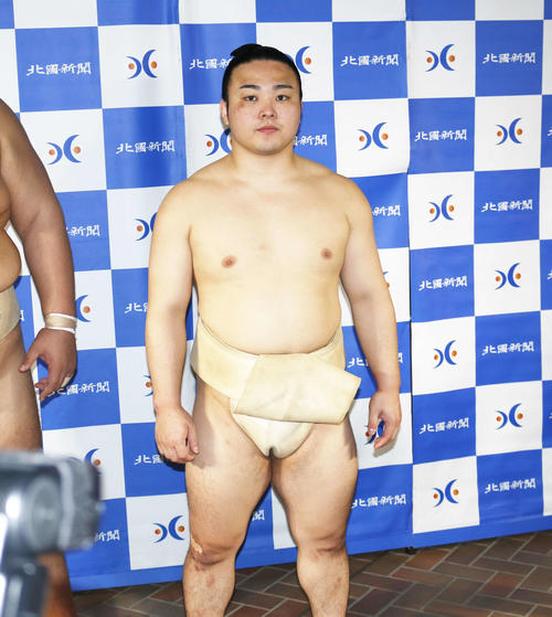地元金沢で行われた秋巡業に参加した炎鵬（撮影・佐藤礼征）