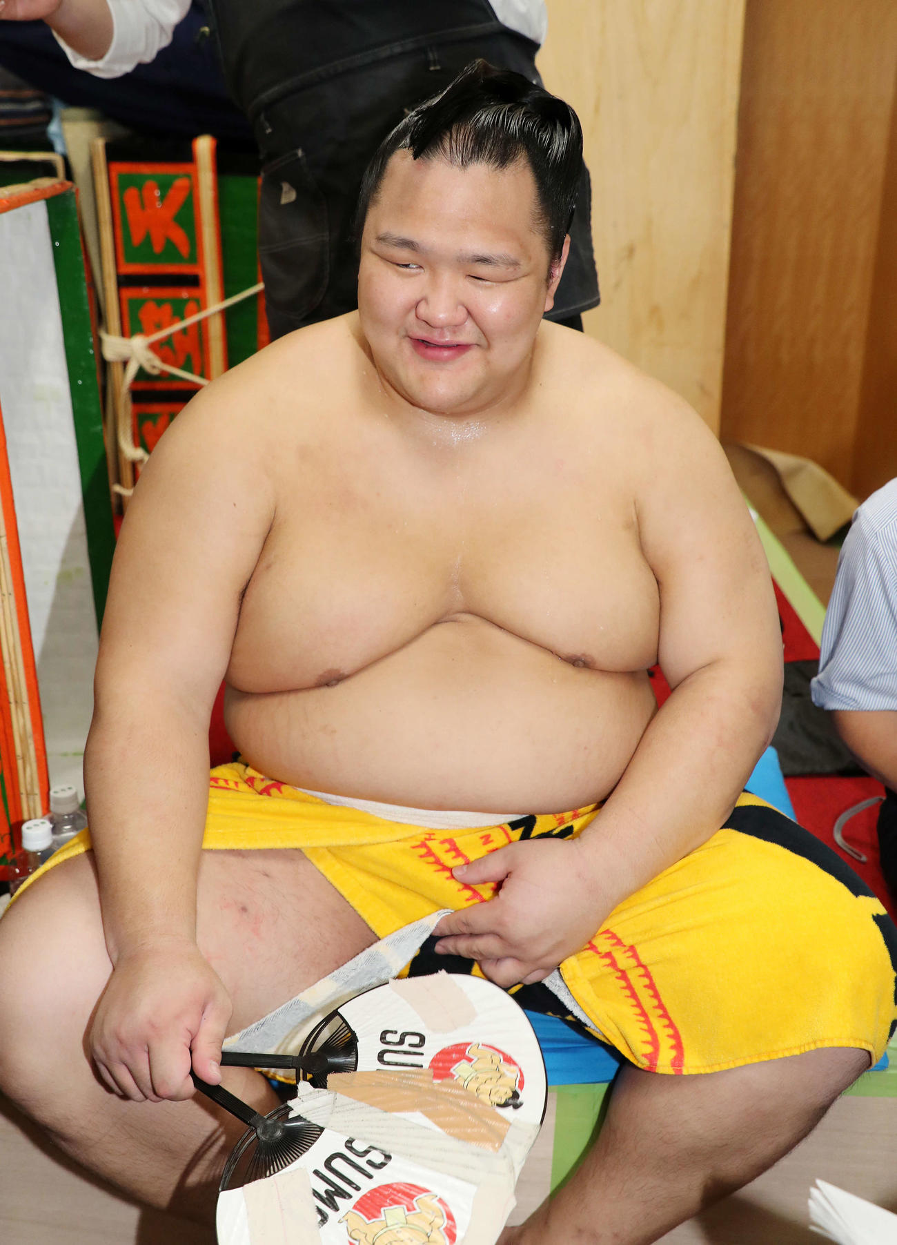 幸せ北勝富士が幸せ高安押し出し、就寝前90分電話 - 大相撲 : 日刊スポーツ