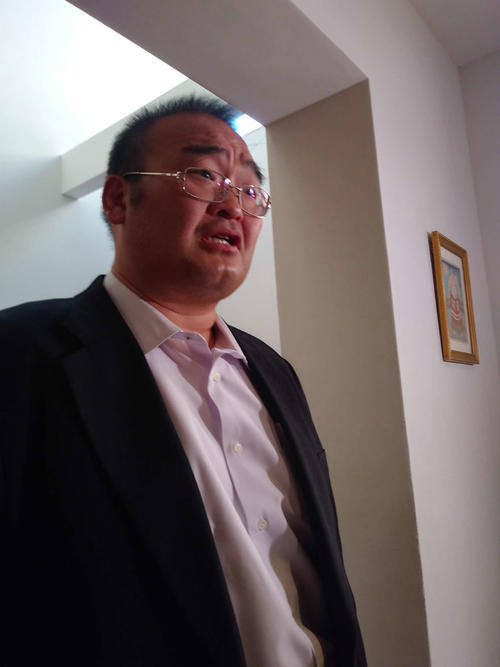 東関親方死去に伴い部屋で報道対応する振分親方