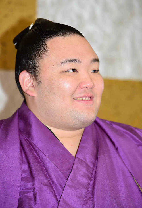 大相撲初場所の番付発表で関脇に昇進し会見する朝乃山（撮影・小沢裕）