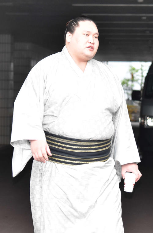 力士会に出席した再十両の照ノ富士