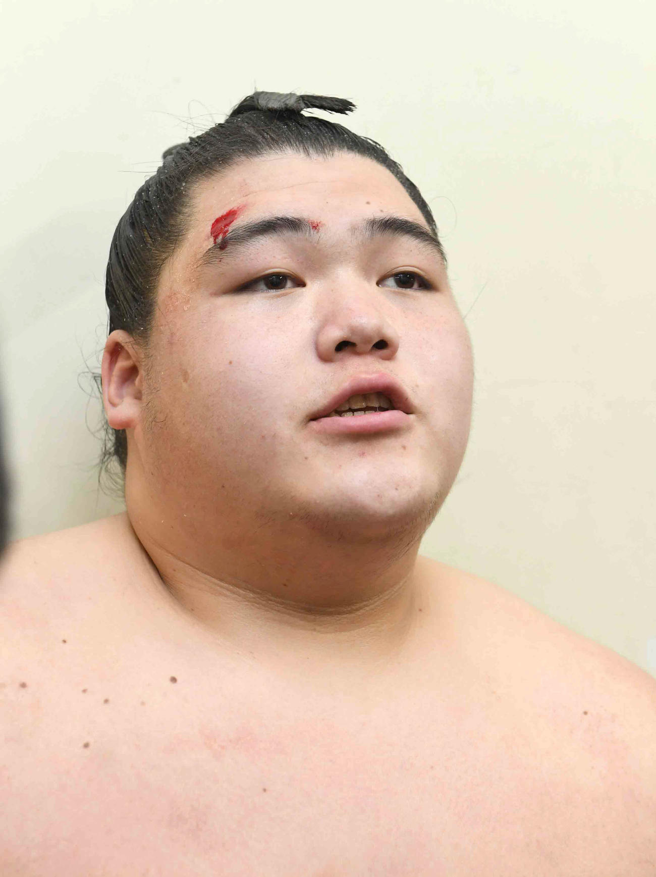 初場所の負け越しが決まった納谷（撮影・小沢裕）