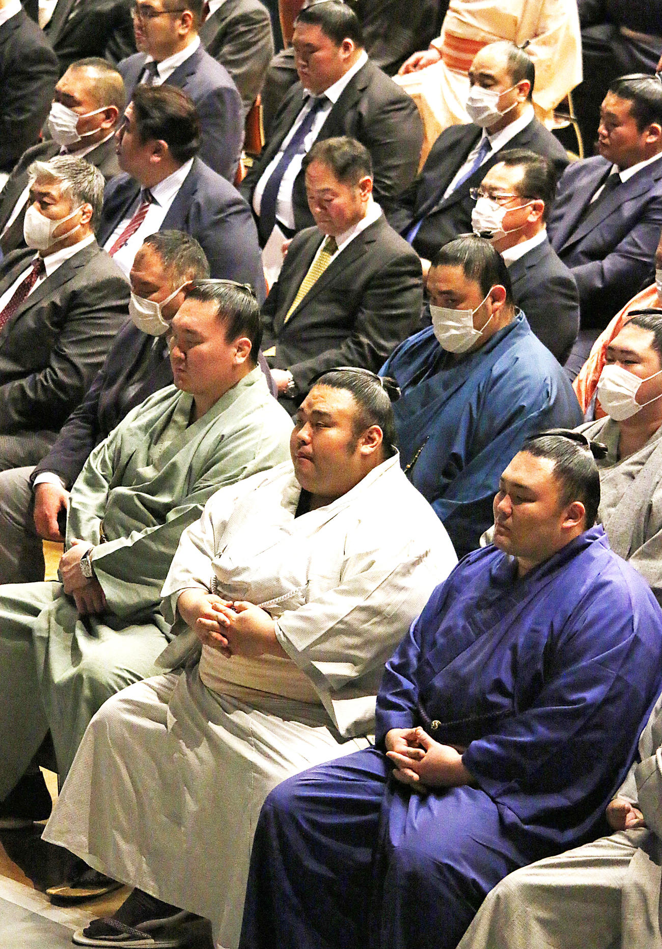 全協会員を対象とした研修を受ける、左から白鵬、貴景勝、朝乃山（撮影・佐藤礼征）
