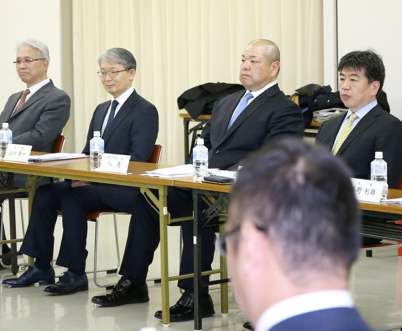 八角理事長（左から3人目）（2020年3月1日撮影）