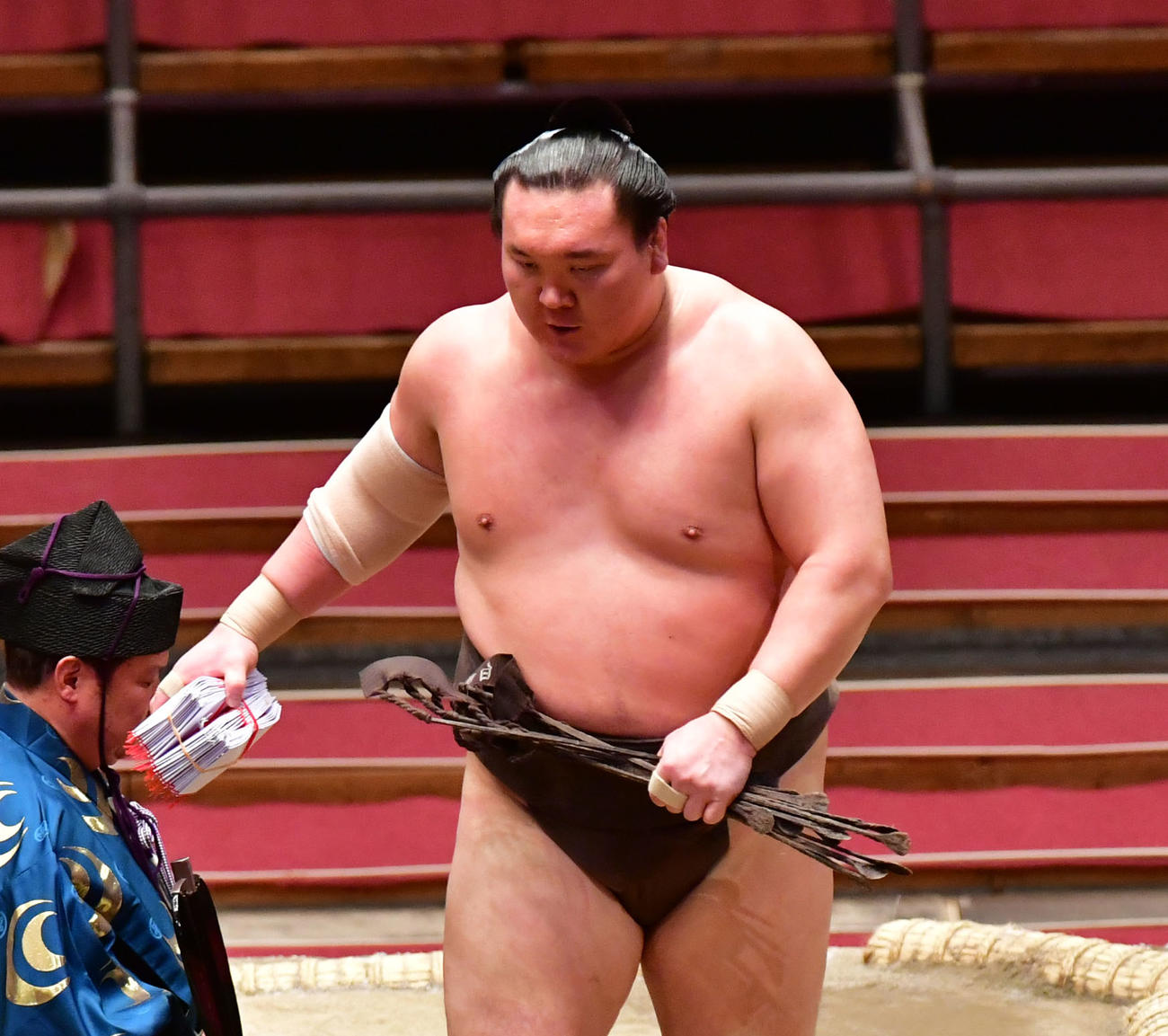 優勝を決めた白鵬（撮影・外山鉄司）