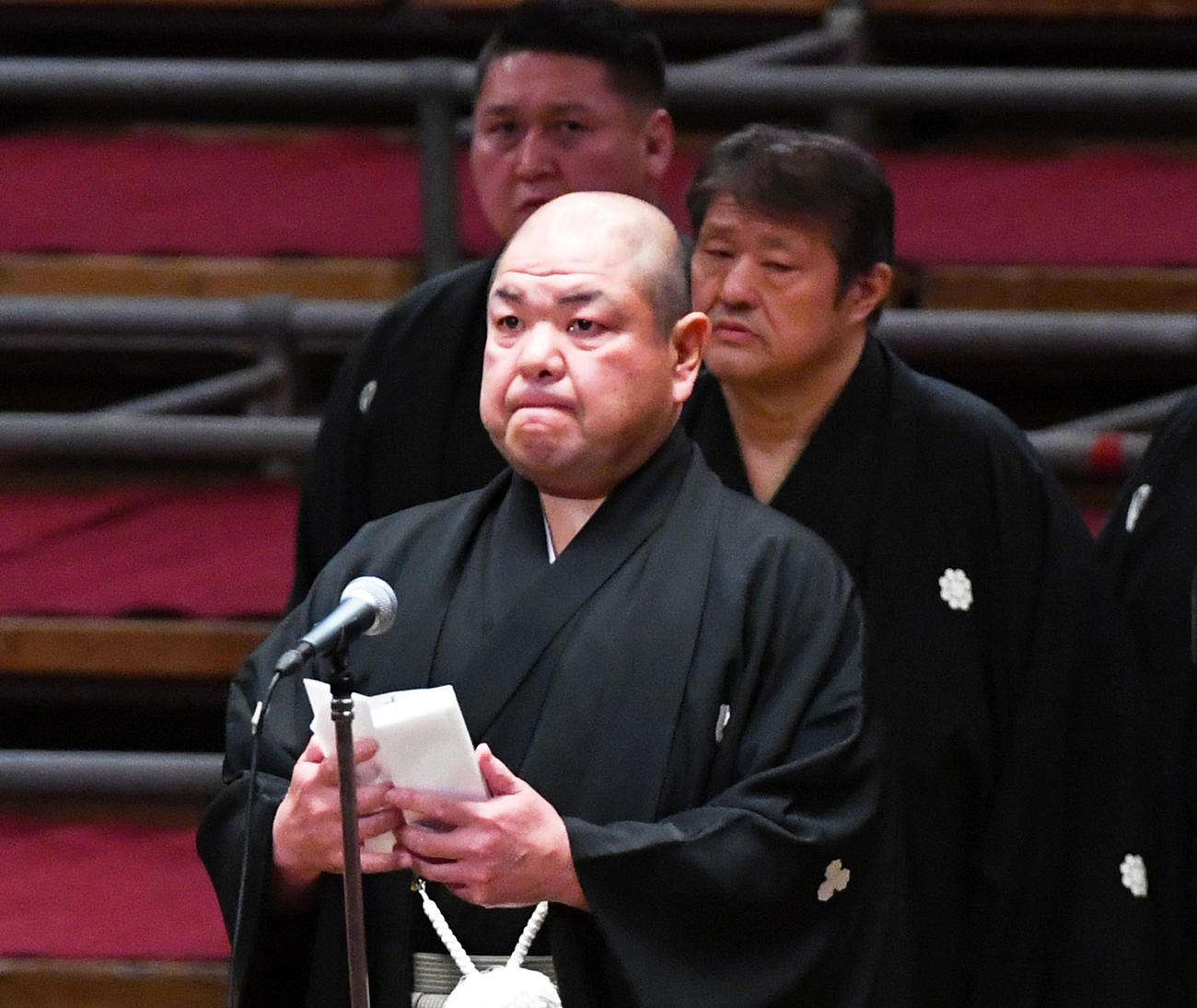 協会挨拶を行う八角理事長（撮影・前岡正明）