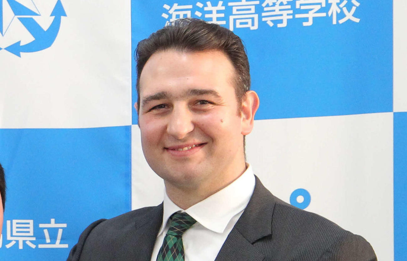 鳴戸親方（20年2月撮影）