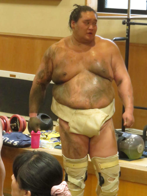 時津風部屋への出稽古でたっぷり汗をかいた照ノ富士(19年12月26日)