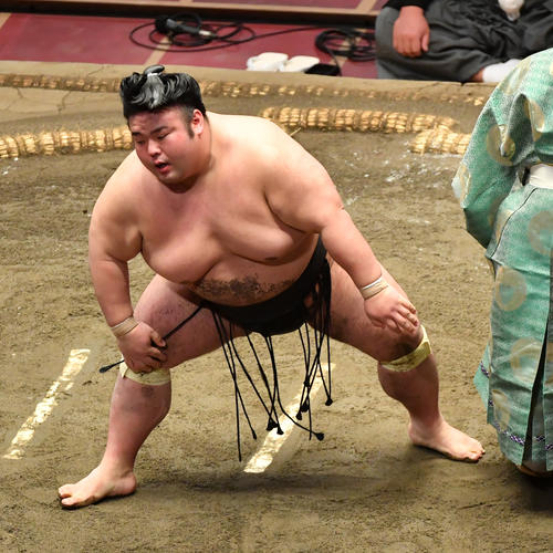 貴景勝は正代に敗れる(撮影・柴田隆二)