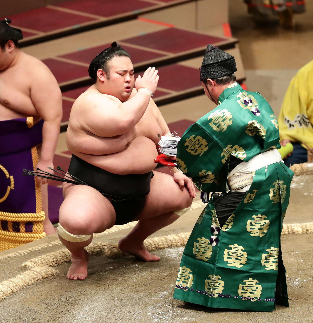勝ち名乗りを受ける貴景勝（撮影・丹羽敏通）