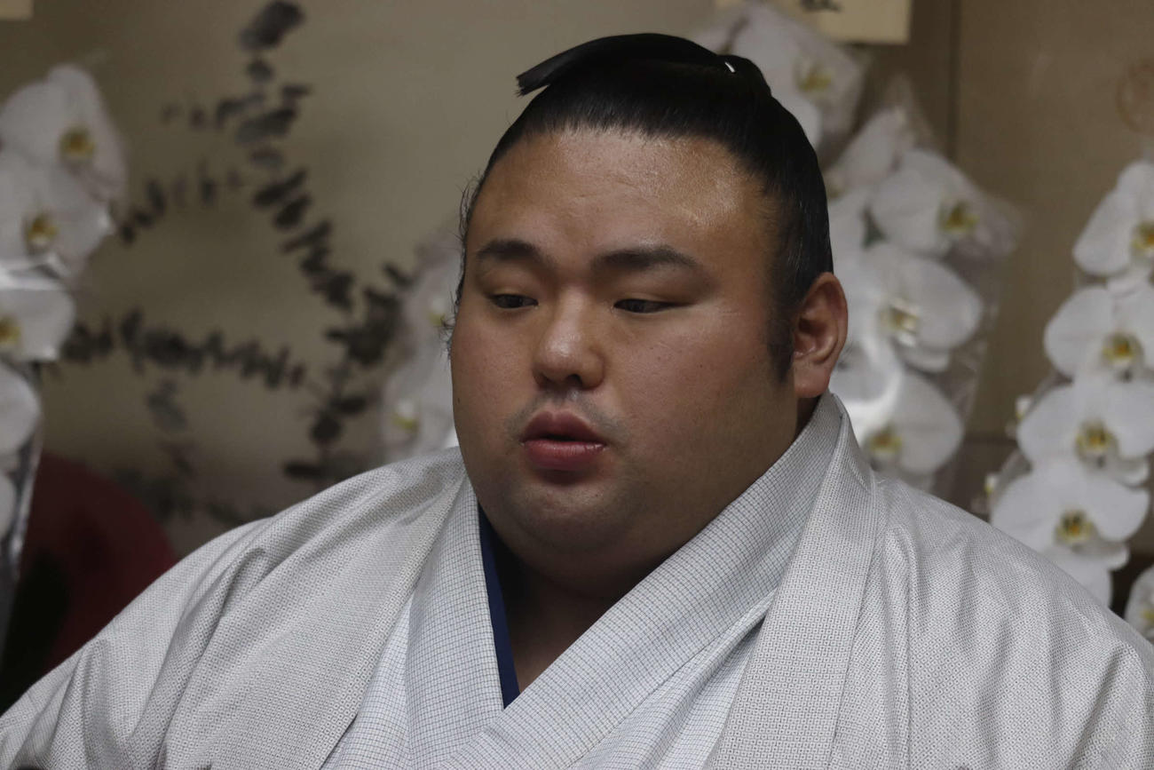 11月場所で優勝し、一夜明け会見に臨む貴景勝